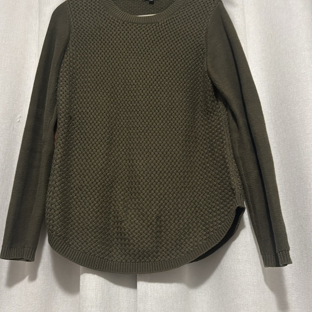 Stitch Fix Sweater Size Medium. Gently used.
